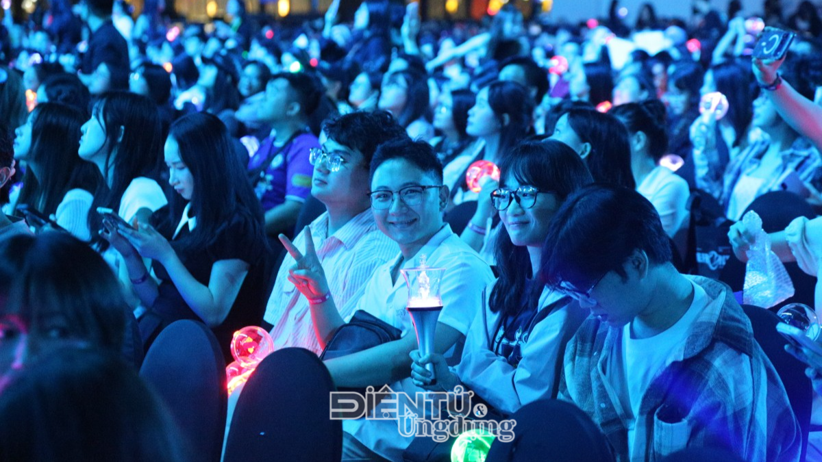 Concert “LEGEND OF DRAGONS: THE AWAKENING” quy tụ đông đảo người hâm mộ. Ảnh: Thành Biên