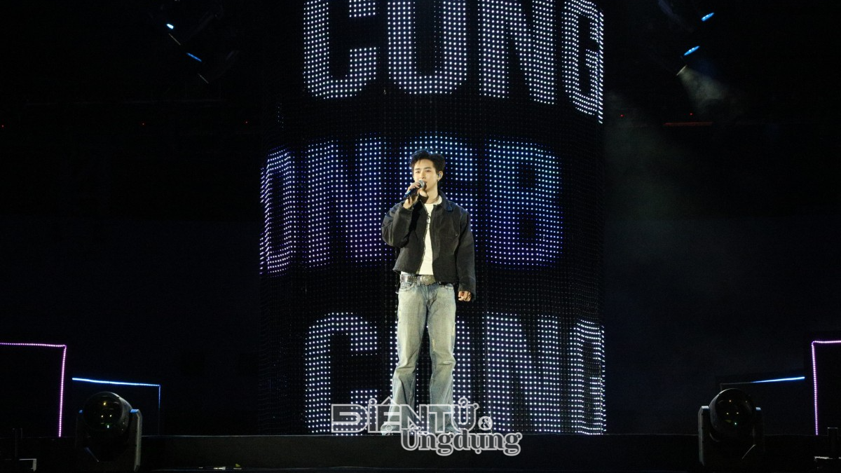 Ca sĩ CONGB trình diễn tại Concert “LEGEND OF DRAGONS: THE AWAKENING”. Ảnh: Thành Biên