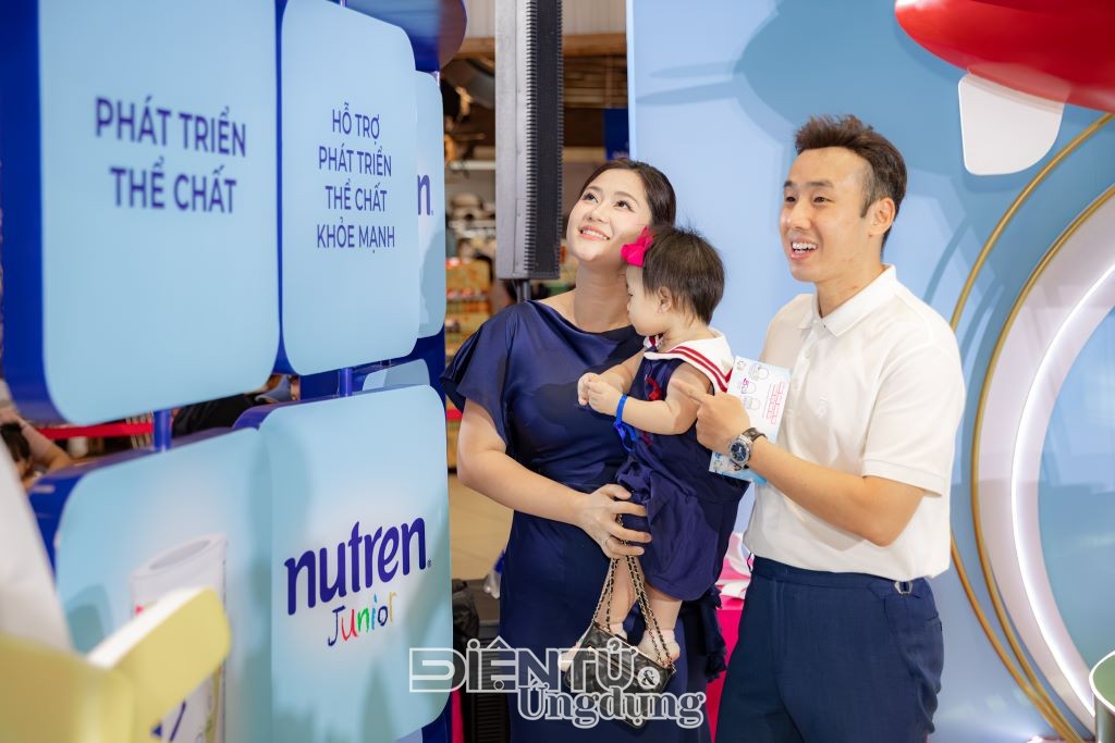 Ngày hội thôi nôi quy tụ hàng trăm gia đình Việt