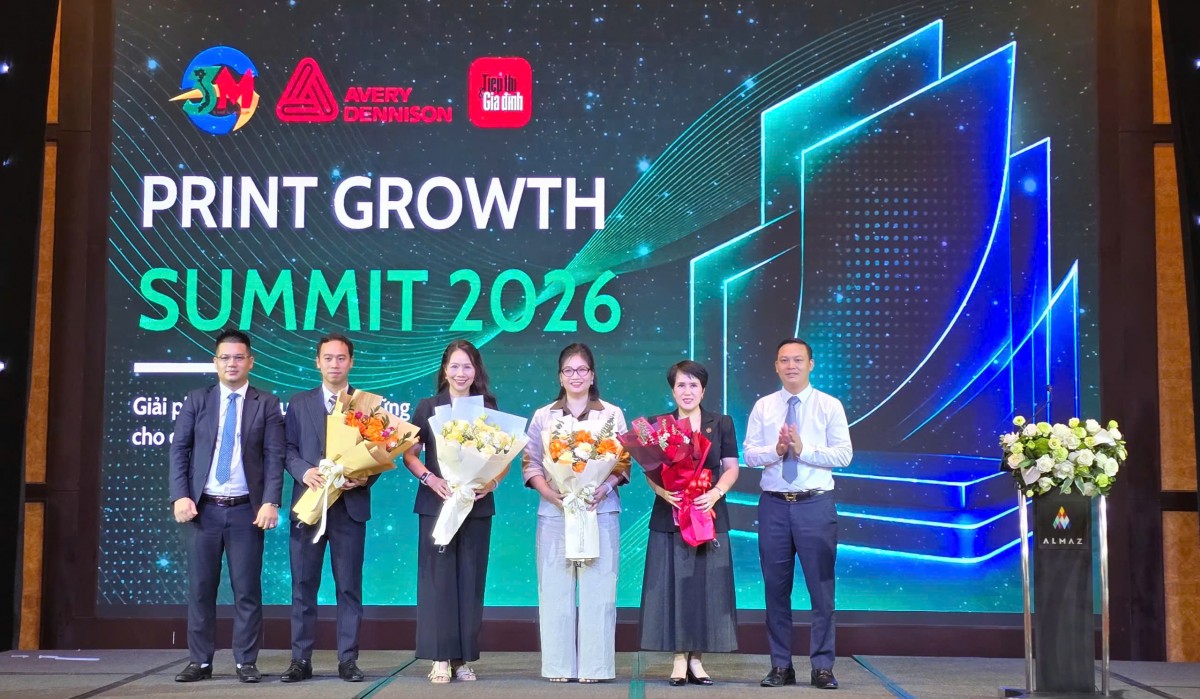 Các diễn giả tham dự chương trình.