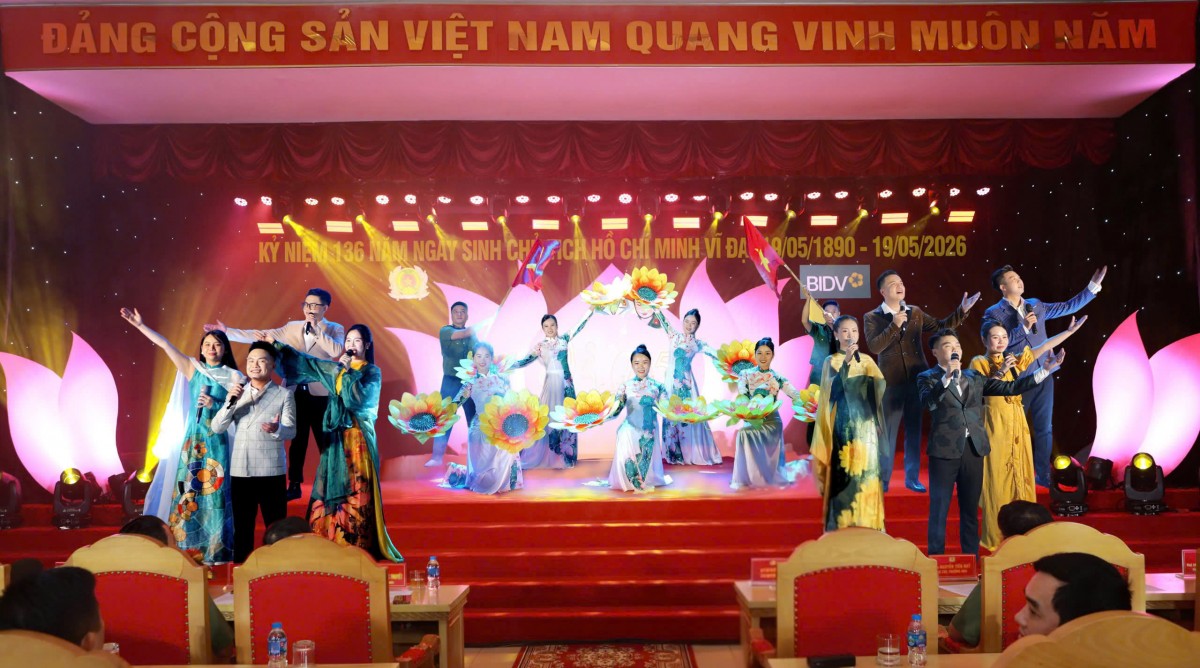 'Giai điệu tháng 5' - Tự hào 78 năm Công an nhân dân thực hiện 6 điều Bác dậy