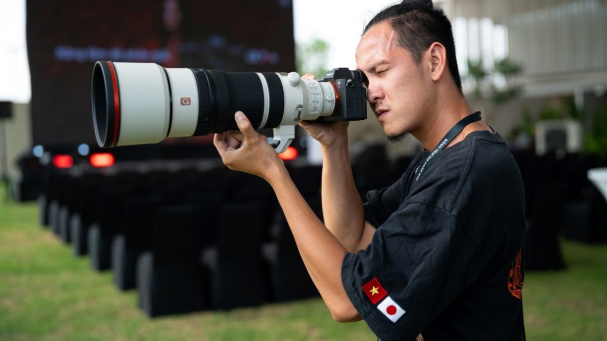 Sony ra mắt Alpha 7R VI và ống kính zoom siêu tele FE 100-400mm F4.5 GM OSS G Master