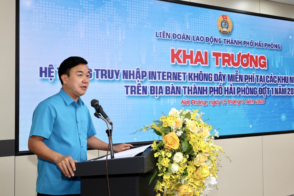 Ông Nguyễn Văn Quyết, Phó Chủ tịch Thường trực LĐLĐ thành phố phát biểu tại buổi Lễ.