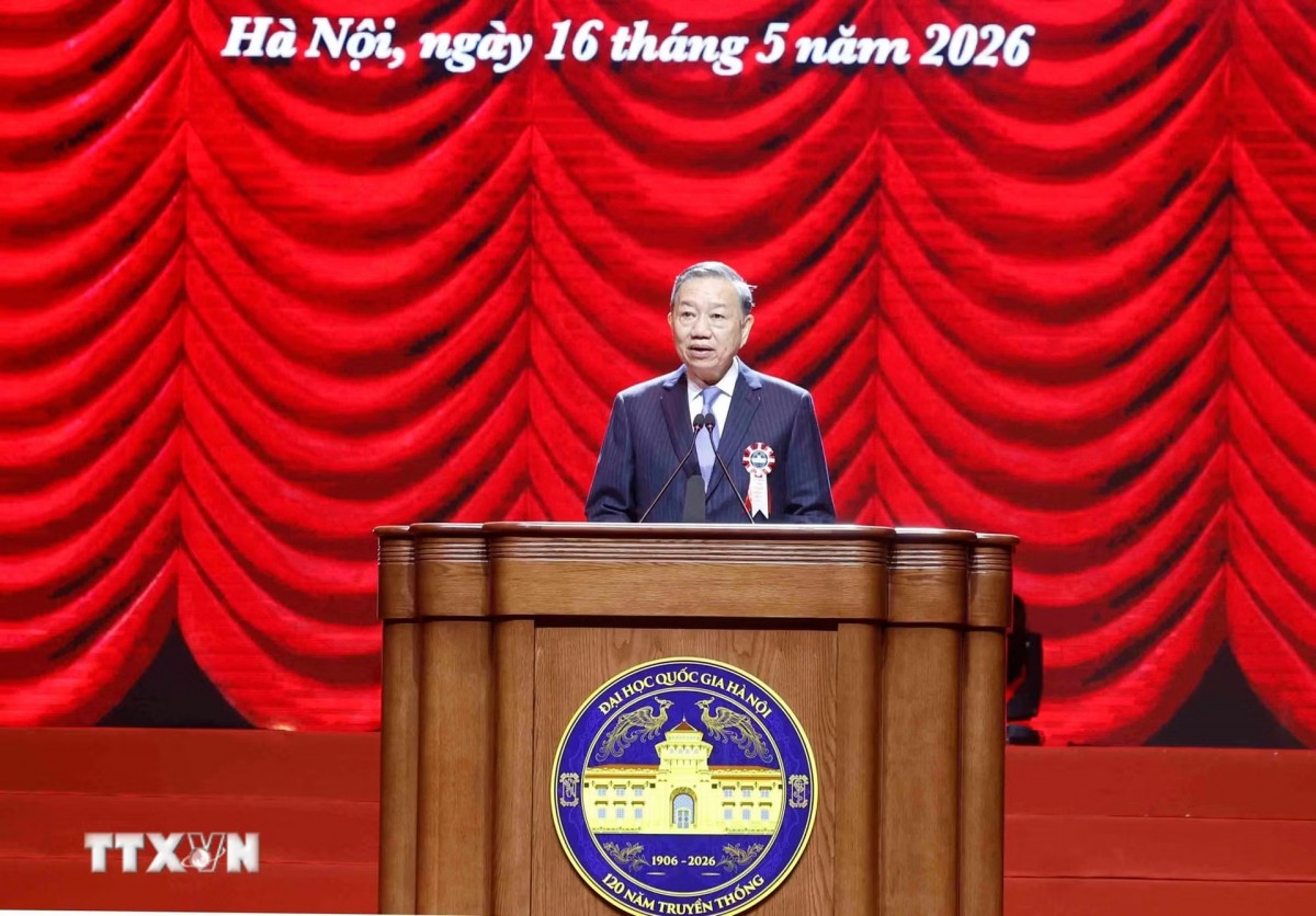 Tổng Bí thư, Chủ tịch nước Tô Lâm phát biểu tại Lễ kỷ niệm 120 năm Ngày truyền thống Đại học Quốc gia Hà Nội. (Ảnh: TTXVN)