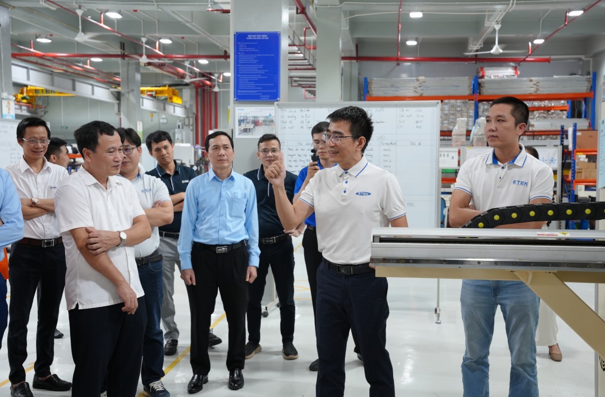 ETEK phối hợp Trường Cao đẳng Công nghệ Hà Tĩnh đào tạo sinh viên Cơ điện tử tại doanh nghiệp