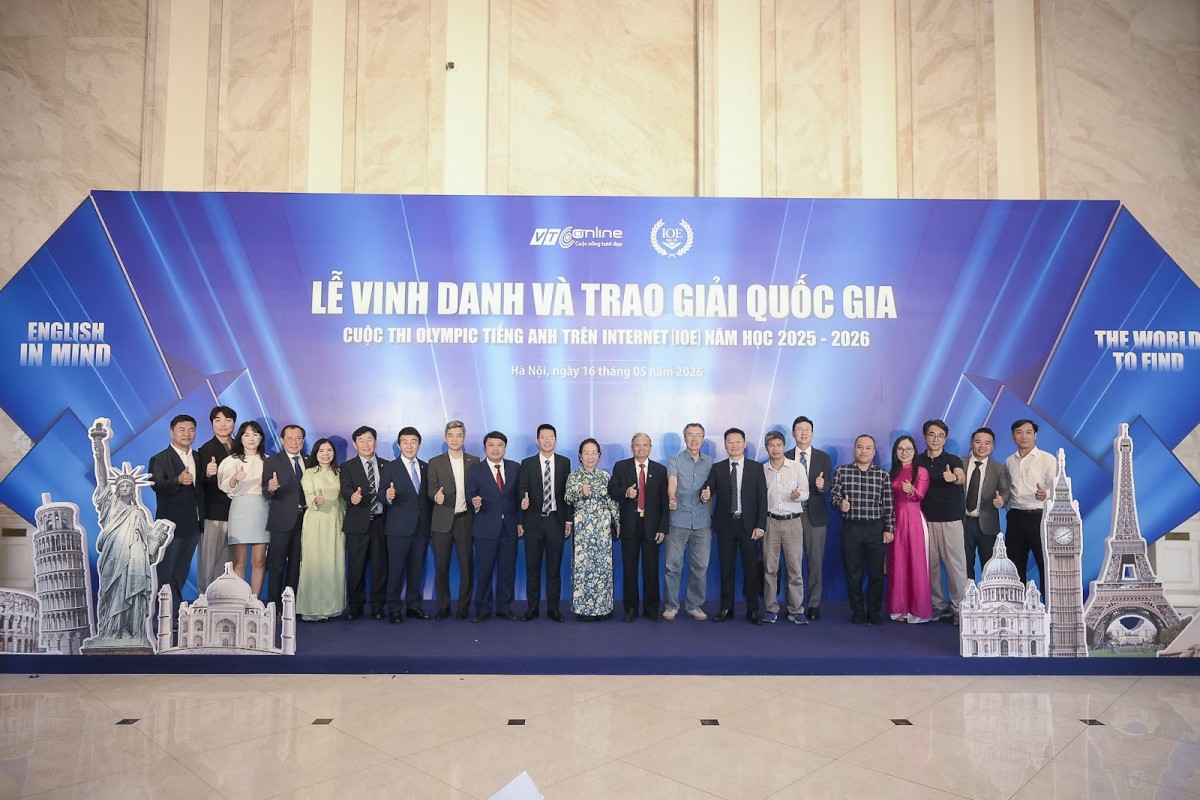 IOE vinh danh học sinh xuất sắc, thúc đẩy chuyển đổi số giáo dục IOE vinh danh học sinh xuất sắc, thúc đẩy chuyển đổi số giáo dục