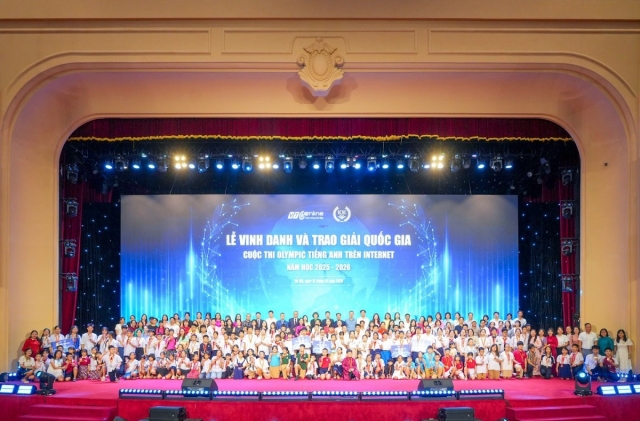 IOE vinh danh học sinh xuất sắc, thúc đẩy chuyển đổi số giáo dục