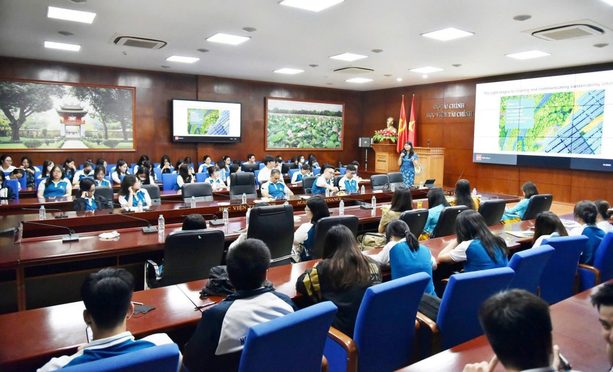Sinh viên Học viện Tài chính định hình lộ trình sự nghiệp trong thế giới việc làm năng động