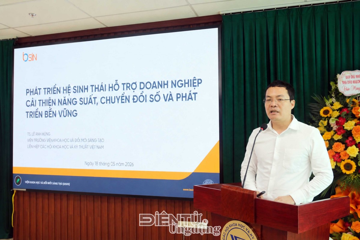 TS. Lê Anh Hưng, Viện trưởng Viện Khoa học và Đổi mới Sáng tạo thuộc Liên hiệp Hội Việt Nam, trình bày tham luận về hệ sinh thái hỗ trợ doanh nghiệp cải thiện năng suất, chuyển đổi số và phát triển bền vững ngày 18/5/2026. ALT: TS. Lê Anh Hưng Viện Khoa học Đổi mới Sáng tạo VUSTA tham luận về hệ sinh thái đổi mới sáng tạo tại Ngày Khoa học Công nghệ Việt Nam 18/5