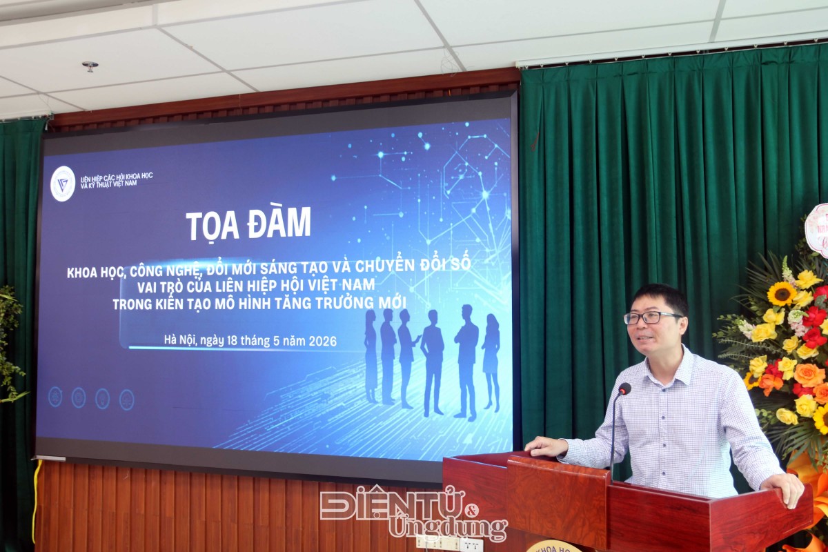 Ông Nguyễn Quang Đồng, Ủy viên Ban Thường vụ Hội Truyền thông số Việt Nam, trình bày tham luận về đóng góp thể chế chính sách và đào tạo nhân lực khoa học công nghệ tại tọa đàm ngày 18/5/2026. ALT: Ông Nguyễn Quang Đồng Hội Truyền thông số Việt Nam tham luận về đổi mới sáng tạo tại tọa đàm Ngày Khoa học Công nghệ Việt Nam 18/5