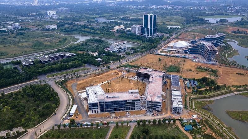 Khu đô thị đại học Hòa Lạc được định hướng phát triển theo mô hình xanh, thông minh, gắn kết với hệ sinh thái đổi mới sáng tạo và công nghệ cao.