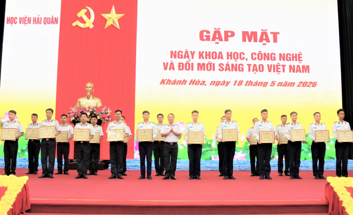 Nhiều sản phẩm AI nổi bật tại cuộc thi sáng tạo khoa học của Học viện Hải quân Nhiều sản phẩm AI nổi bật tại cuộc thi sáng tạo khoa học của Học viện Hải quân