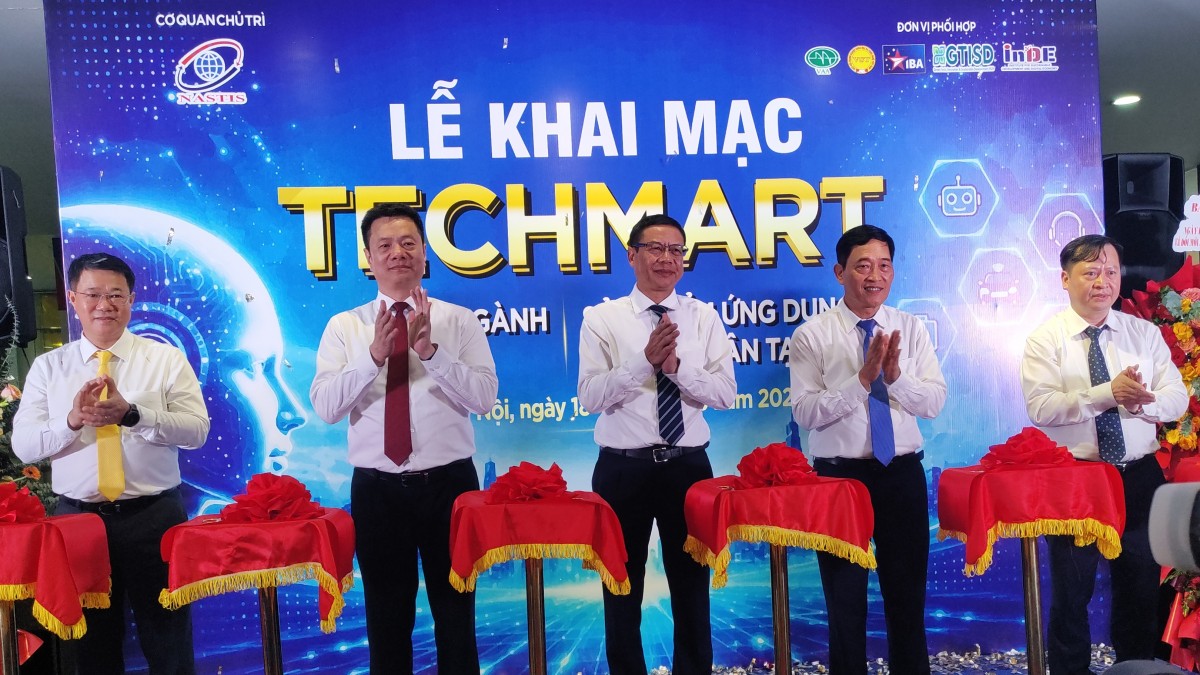 Khai mạc Techmart chuyên ngành sản phẩm ứng dụng trí tuệ nhân tạo