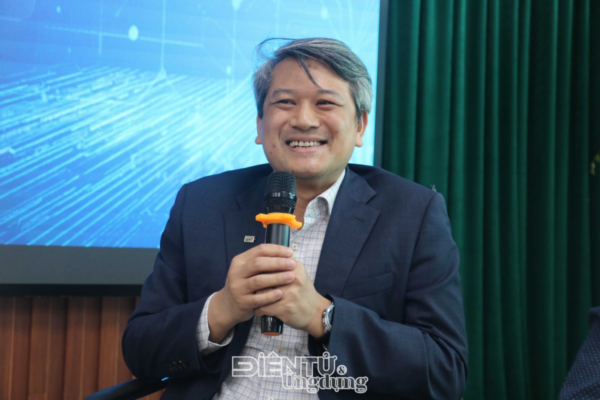 PGS.TS Trần Đình Phong, đại diện Trường Đại học Khoa học và Công nghệ Hà Nội thuộc Viện Hàn lâm Khoa học và Công nghệ Việt Nam