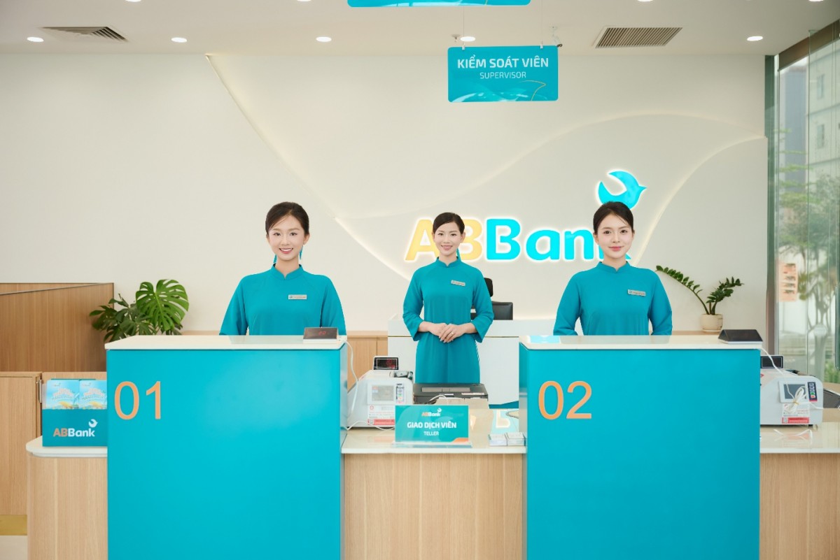ABBank áp dụng mô hình quầy giao dịch đứng toàn hệ thống, tối ưu trải nghiệm ABBank áp dụng mô hình quầy giao dịch đứng toàn hệ thống, tối ưu trải nghiệm