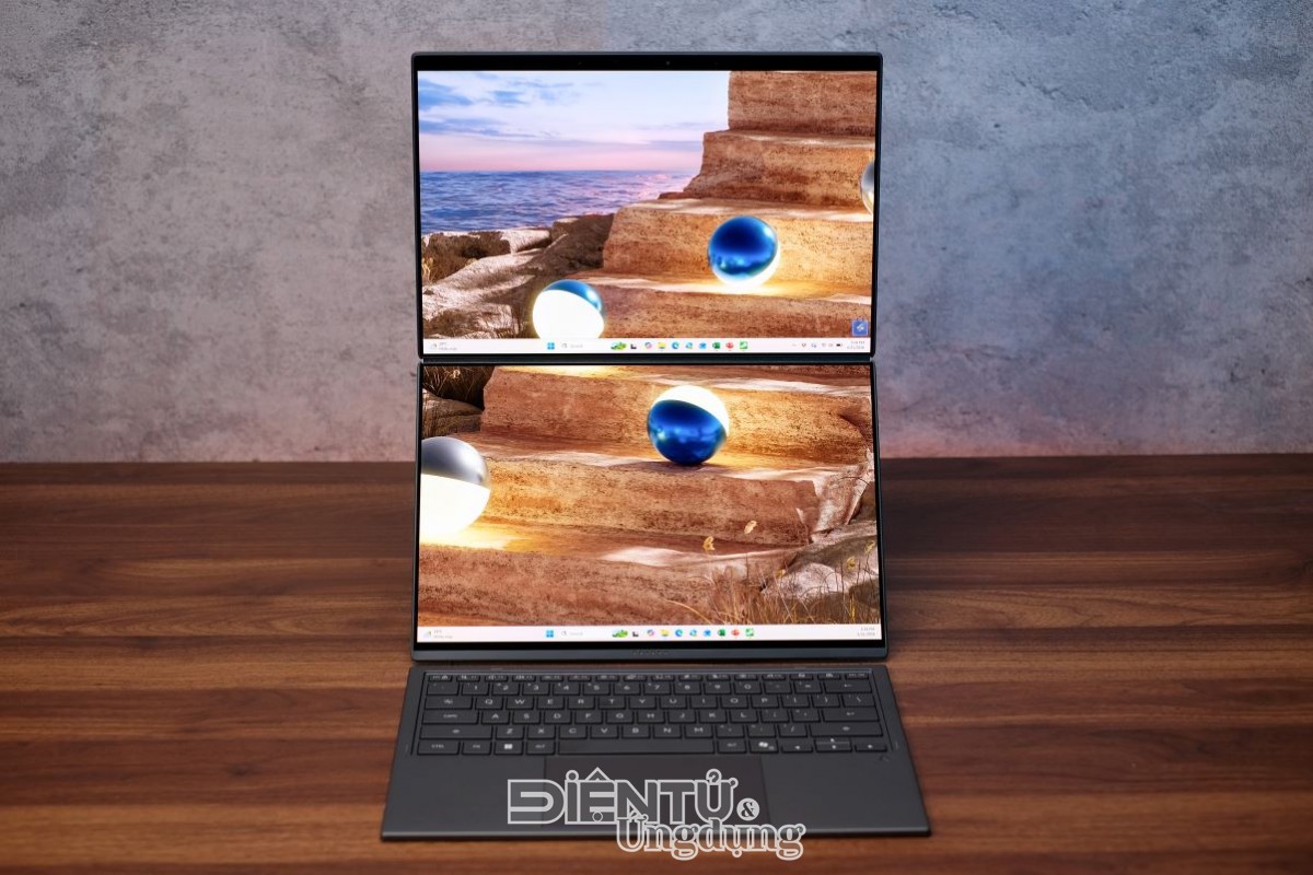 Trên tay nhanh mẫu laptop Zenbook 2 màn hình trị giá gần 90 triệu đồng của ASUS