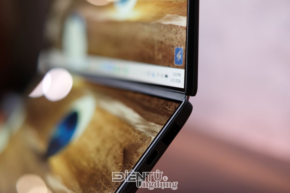 Trên tay nhanh mẫu laptop Zenbook 2 màn hình trị giá gần 90 triệu đồng của ASUS