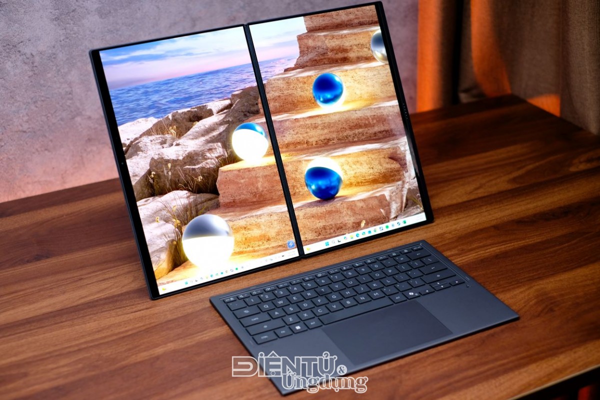 Trên tay nhanh mẫu laptop Zenbook 2 màn hình trị giá gần 90 triệu đồng của ASUS
