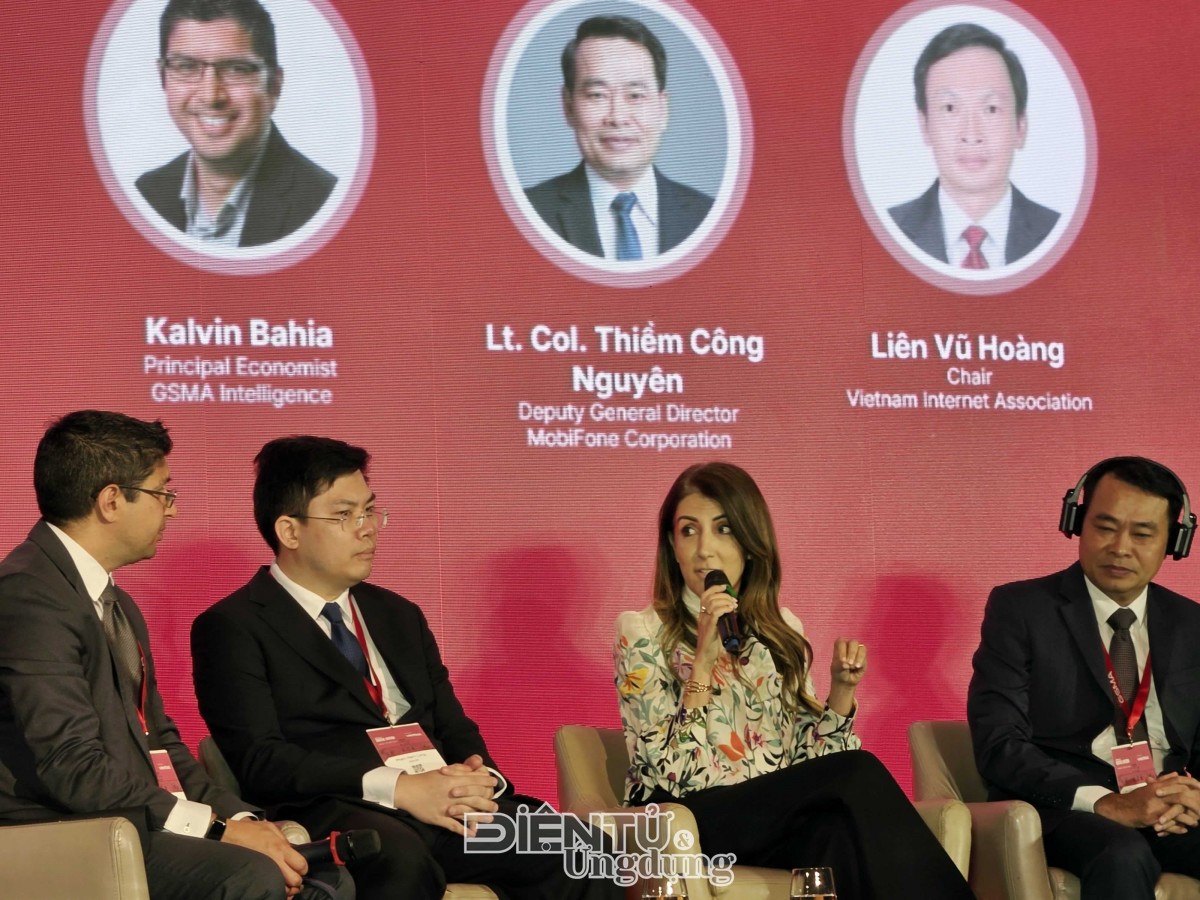 Bà Rita Mokbel, Giám đốc Ericsson Việt Namcho rằng 5G đóng vai trò đường cao tốc số thiết yếu để AI có thể mở rộng quy mô trong nền kinh tế số Việt Nam. Bà Rita Mokbel, Giám đốc Ericsson Việt Namcho rằng 5G đóng vai trò đường cao tốc số thiết yếu để AI có thể mở rộng quy mô trong nền kinh tế số Việt Nam.