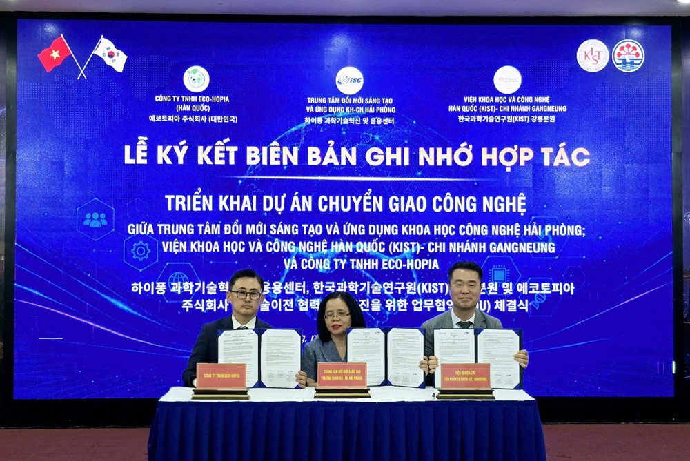 Lễ ký kết biên bản ghi nhớ hợp tác triển khai dự án chuyển giao công nghệ giữa Trung tâm Đổi mới sáng tạo và Ứng dụng khoa học công nghệ Hải Phòng; Viện KIST; Chi nhánh Gangneung và Công ty TNHH Eco-Hopia.