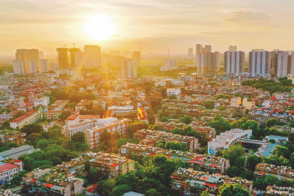Chú thích: Hiệu ứng đảo nhiệt đô thị khiến nhiệt độ tại các thành phố lớn như Hà Nội và TP.HCM cao hơn khu vực lân cận do mật độ bê tông hóa dày đặc.