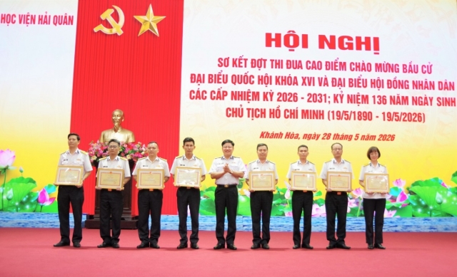 Học viện Hải quân đẩy mạnh thi đua quyết thắng, hoàn thành tốt nhiệm vụ huấn luyện và nghiên cứu khoa học