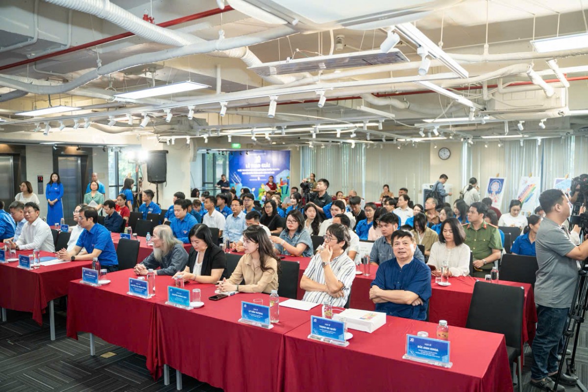 Trao giải Cuộc thi Sáng tác tranh cổ động, tuyên truyền Đại hội Đoàn toàn quốc lần thứ XIII Trao giải Cuộc thi Sáng tác tranh cổ động, tuyên truyền Đại hội Đoàn toàn quốc lần thứ XIII