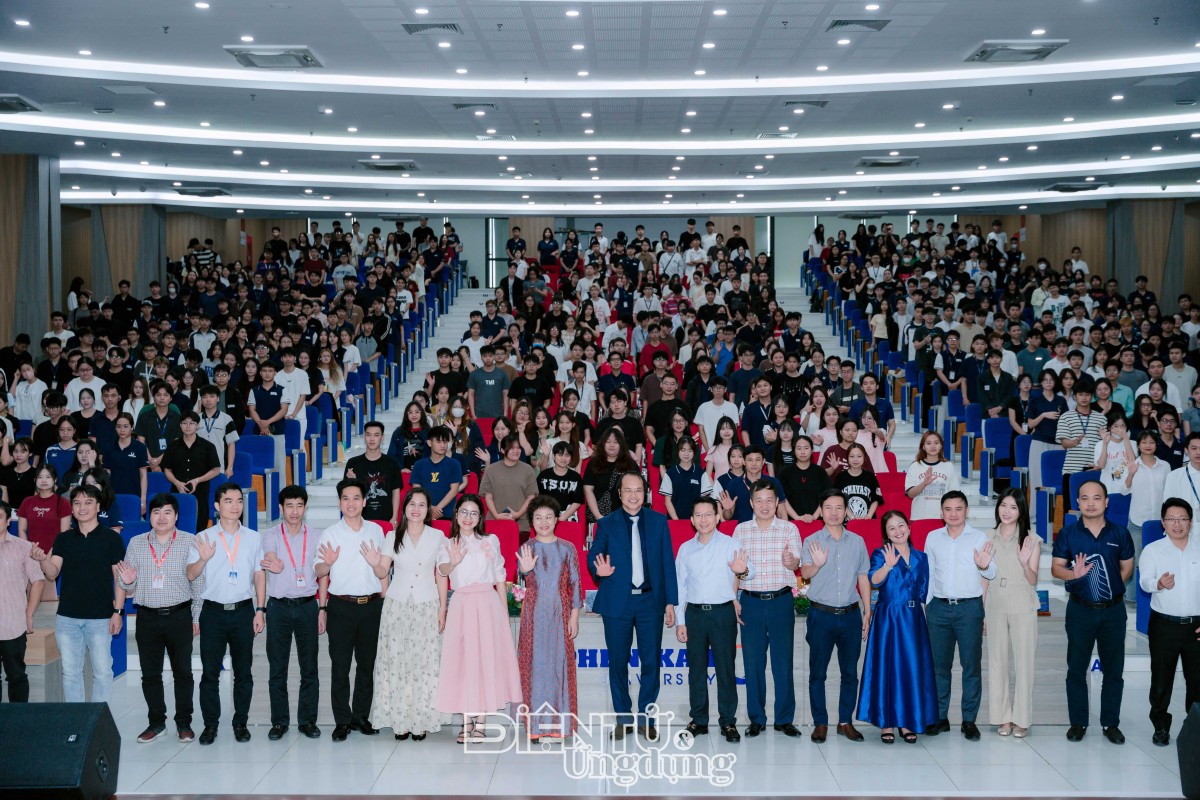 Lễ Kick-off Cuộc thi “Phát triển ứng dụng AIoT Developer InnoWorks 2026” đã được tổ chức thành công tại Đại học Phenikaa 