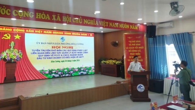 Công an phường Hòa Cường số hóa quản lý tạm trú người nước ngoài