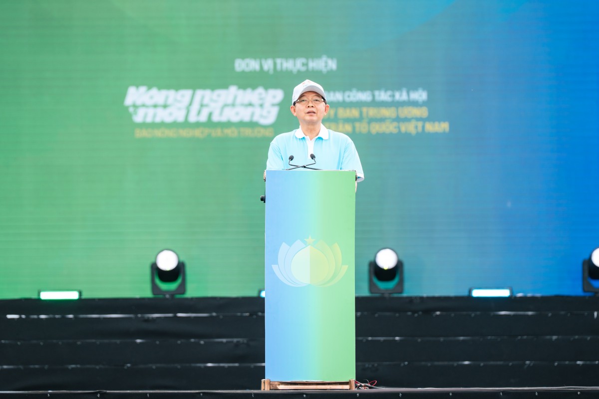 Nâng cao nhận thức, trách nhiệm của các cấp, ngành, địa phương, doanh nghiệp và người dân về bảo vệ môi trường
