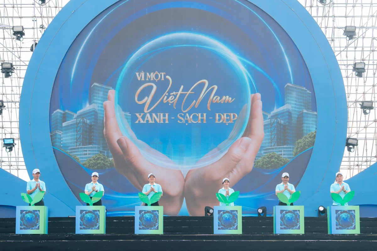 Nâng cao nhận thức, trách nhiệm của các cấp, ngành, địa phương, doanh nghiệp và người dân về bảo vệ môi trường