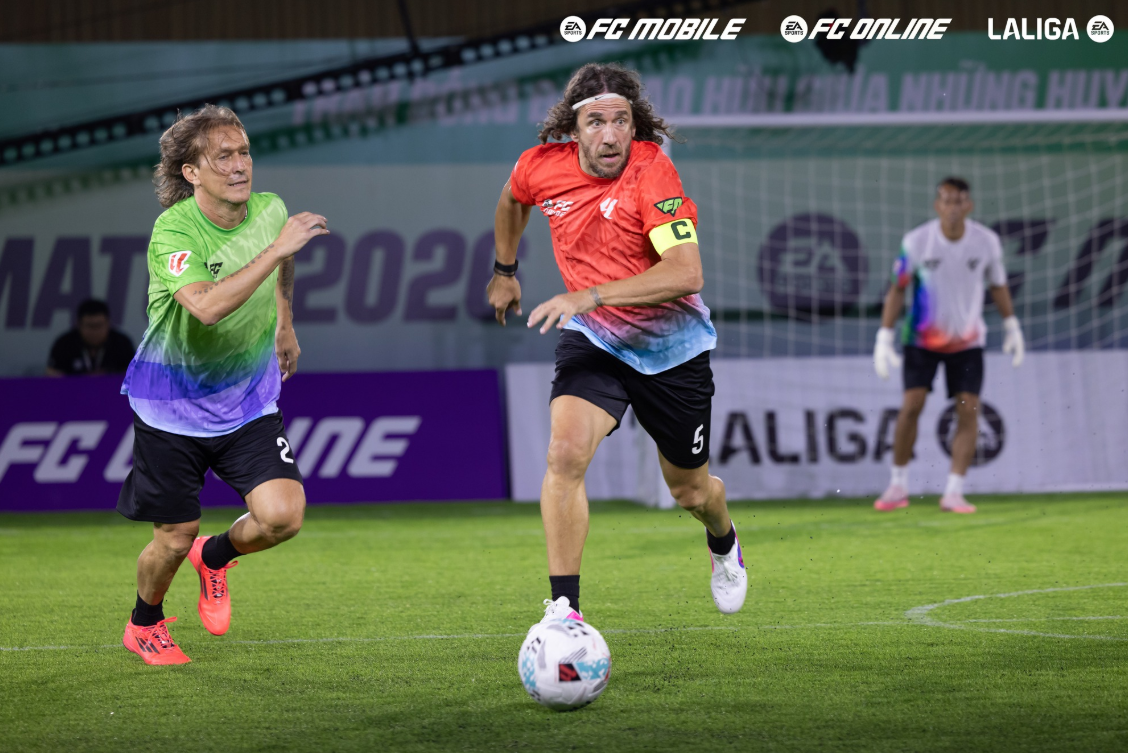 Cựu cầu thủ Carles Puyol tại Legend Match 2026. Ảnh: Garena Cựu cầu thủ Carles Puyol tại Legend Match 2026. Ảnh: Garena