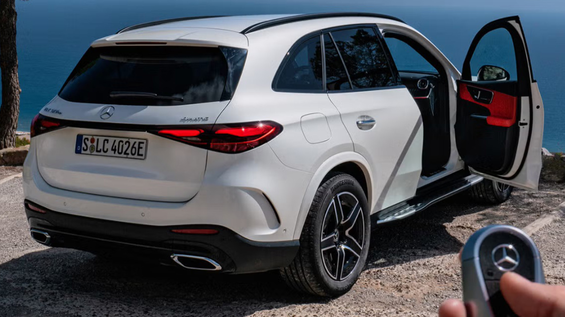 GLC 350e 4MATIC có phạm vi chạy điện lên đến 100 km. Ảnh: Mercedes-Benz GLC 350e 4MATIC có phạm vi chạy điện lên đến 100 km. Ảnh: Mercedes-Benz