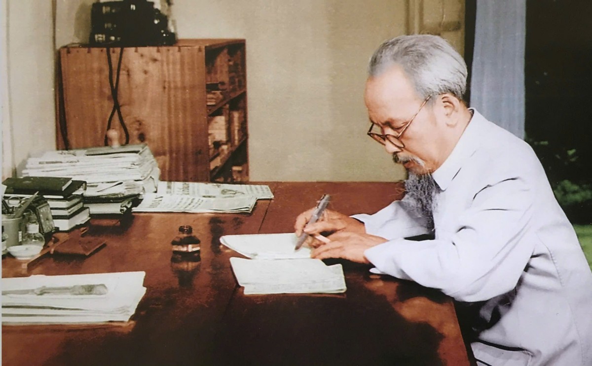 Hồ Chí Minh và sức mạnh Báo chí trong sự nghiệp giải phóng dân tộc