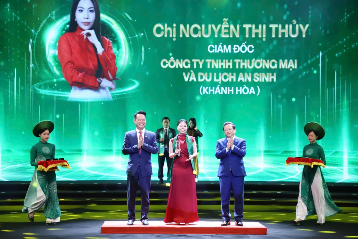 Ban Tổ chức đã quyết định trao danh hiệu Doanh nhân trẻ khởi nghiệp xuất sắc danh dự 2026