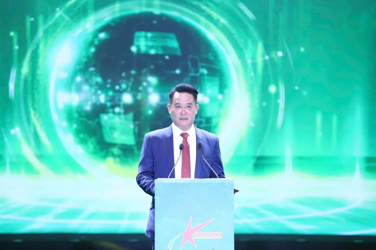 Anh Đặng Hồng Anh, Phó Chủ tịch Hội Liên hiệp Thanh niên Việt Nam, Chủ tịch Hội Doanh nhân trẻ Việt Nam phát biểu tại chương trình