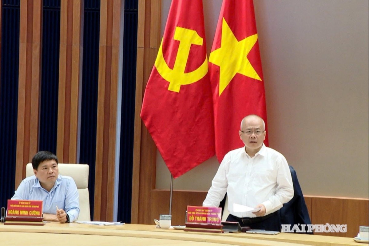Đồng chí Chủ tịch UBND thành phố Đỗ Thành Trung yêu cầu các sở, ngành liên quan xem xét, nghiên cứu, chủ động tạo lập dữ liệu tại địa phương. Đồng chí Chủ tịch UBND thành phố Đỗ Thành Trung yêu cầu các sở, ngành liên quan xem xét, nghiên cứu, chủ động tạo lập dữ liệu tại địa phương.