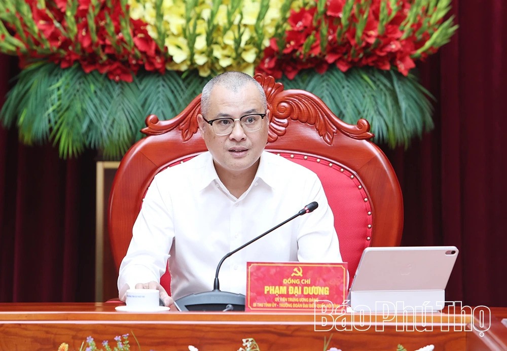 Đồng chí Bí thư Tỉnh ủy Phạm Đại Dương, Trưởng Ban Chỉ đạo về phát triển khoa học, công nghệ, đổi mới sáng tạo và chuyển đổi số tỉnh phát biểu chỉ đạo hội nghị. Đồng chí Bí thư Tỉnh ủy Phạm Đại Dương, Trưởng Ban Chỉ đạo về phát triển khoa học, công nghệ, đổi mới sáng tạo và chuyển đổi số tỉnh phát biểu chỉ đạo hội nghị.