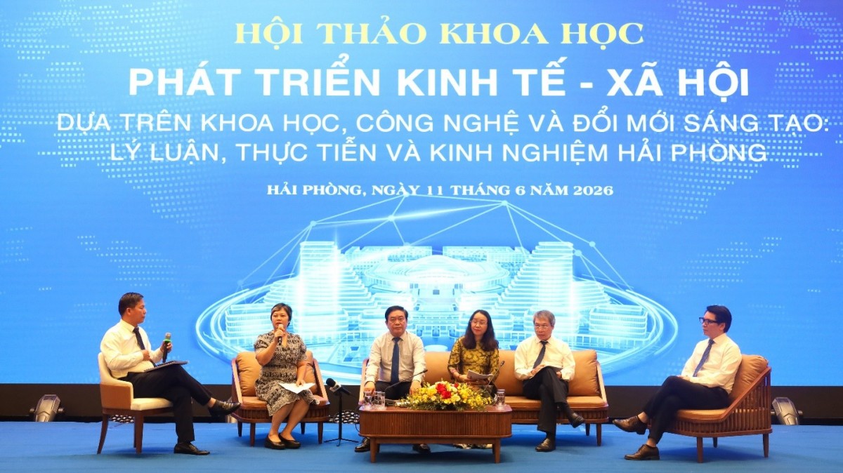 Các đại biểu tham gia Tọa đàm. Các đại biểu tham gia Tọa đàm.