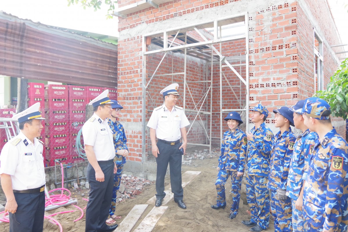 Những ngôi nhà nghĩa tình từ tấm lòng người lính Hải quân Những ngôi nhà nghĩa tình từ tấm lòng người lính Hải quân