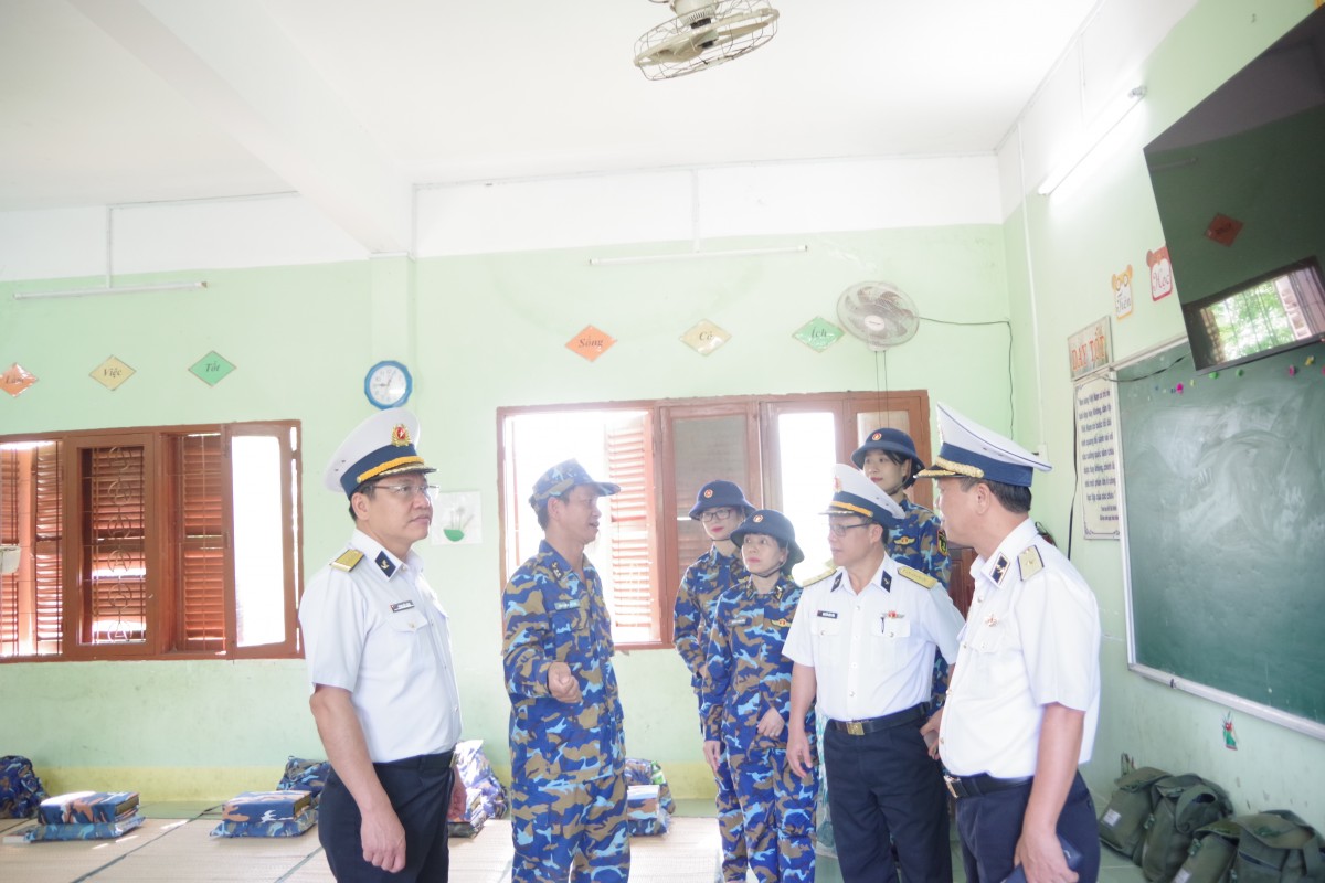 Những ngôi nhà nghĩa tình từ tấm lòng người lính Hải quân Những ngôi nhà nghĩa tình từ tấm lòng người lính Hải quân