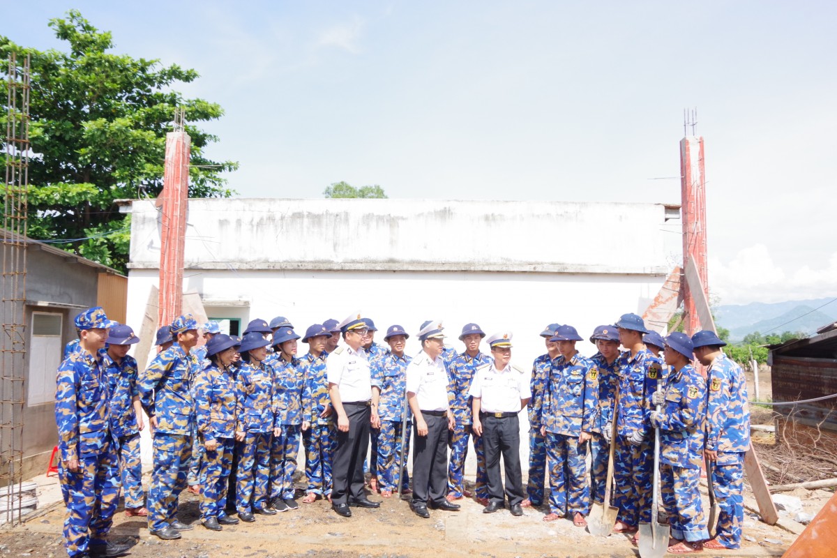 Những ngôi nhà nghĩa tình từ tấm lòng người lính Hải quân Những ngôi nhà nghĩa tình từ tấm lòng người lính Hải quân