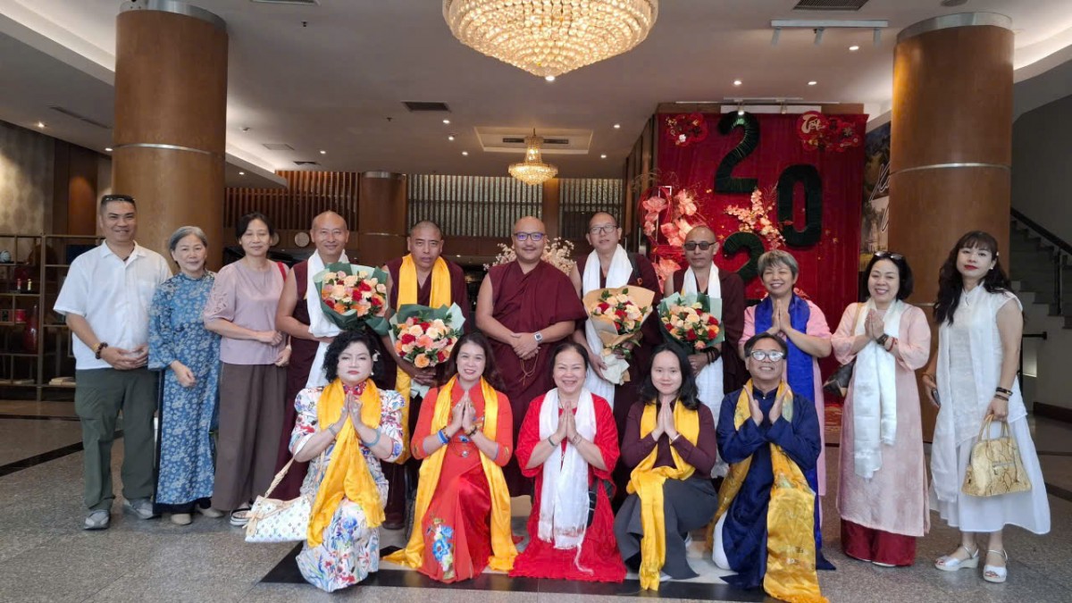 Tôn sư Siling Tongkhor Rinpoche XIV chủ trì chuỗi pháp hội đặc biệt tại Hà Nội Tôn sư Siling Tongkhor Rinpoche XIV chủ trì chuỗi pháp hội đặc biệt tại Hà Nội
