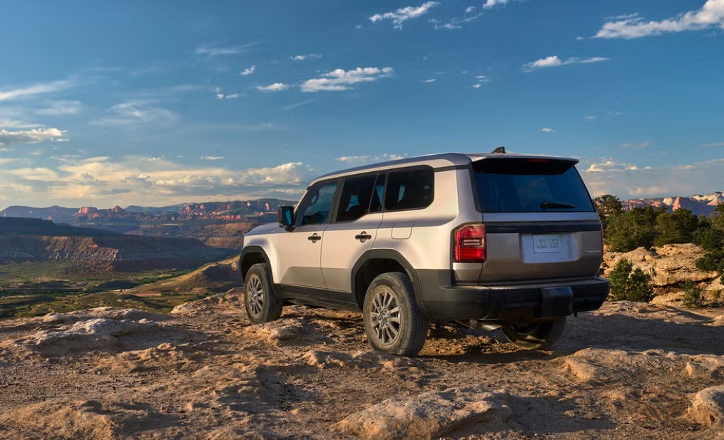 Phiên bản Toyota Land Cruiser nào đáng đồng tiền nhất