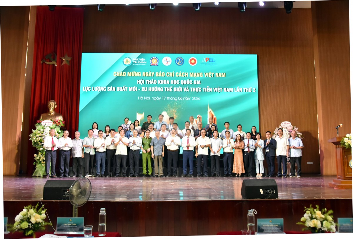 Chiến lược nào để phát triển lực lượng sản xuất mới ở Việt Nam?