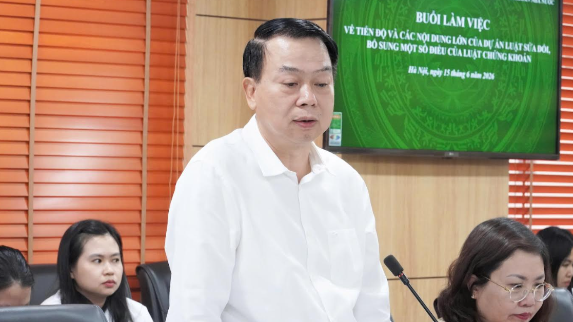 Thứ trưởng Bộ Tài chính Nguyễn Đức Chi phát biểu tại buổi làm việc. Ảnh: TTTT