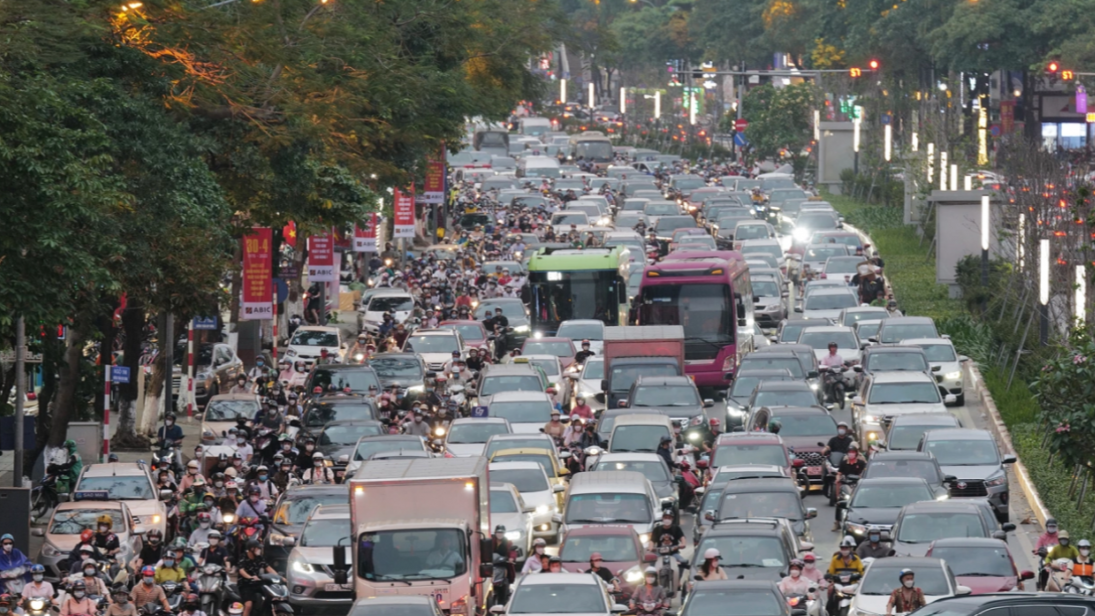 Hà Nội từng bước siết hoạt động xe chạy nhiên liệu hóa thạch Hà Nội từng bước siết hoạt động xe chạy nhiên liệu hóa thạch