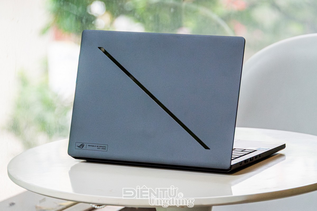 Lộ diện những hình ảnh đầu tiên về bộ 3 laptop ROG Zephyrus Duo, Zephyrus G14 và Zephyrus G16 Lộ diện những hình ảnh đầu tiên về bộ 3 laptop ROG Zephyrus Duo, Zephyrus G14 và Zephyrus G16