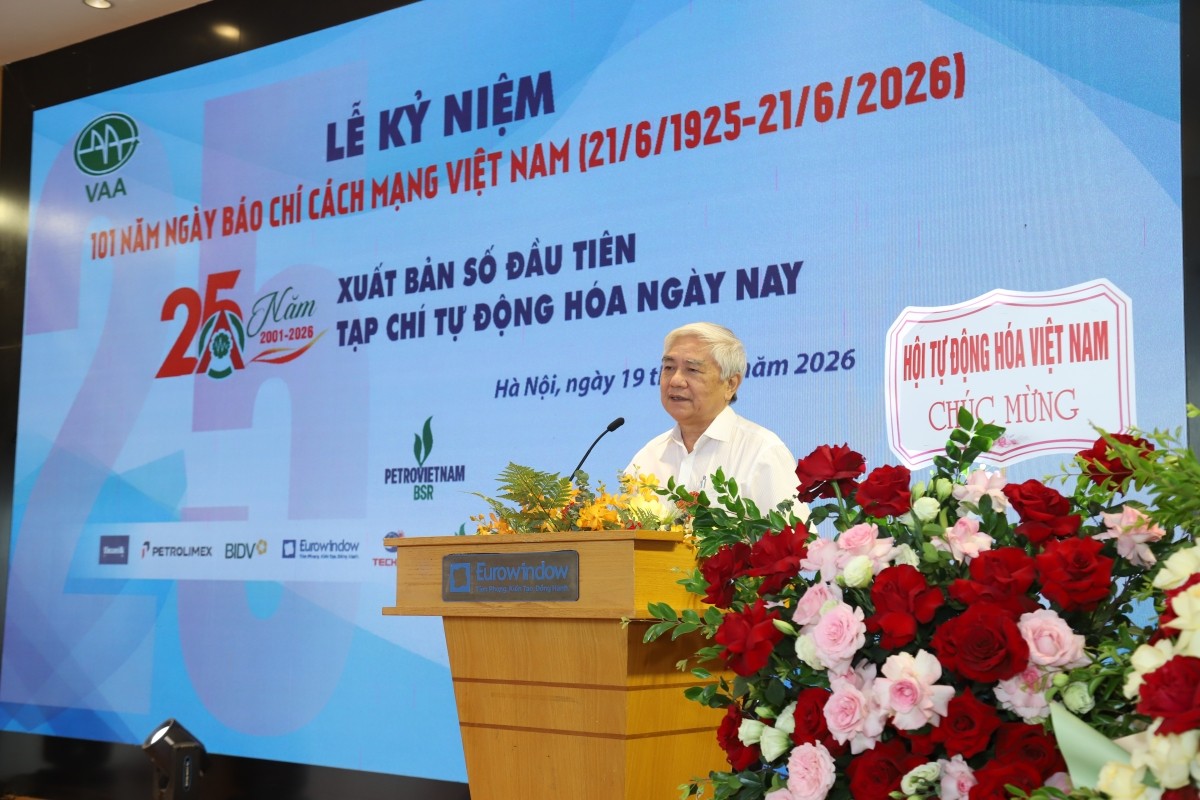 TS.Nguyễn Quân- Chủ tịch Hội Tự động hóa Việt Nam một mặt đánh giá cao vai trò của tạp chí trong việc phát triển ngành tự động hóa tại Việt Nam, một mặt đặt ra các yêu cầu mới cho tạp chí trong thời gian tới. TS.Nguyễn Quân- Chủ tịch Hội Tự động hóa Việt Nam một mặt đánh giá cao vai trò của tạp chí trong việc phát triển ngành tự động hóa tại Việt Nam, một mặt đặt ra các yêu cầu mới cho tạp chí trong thời gian tới.