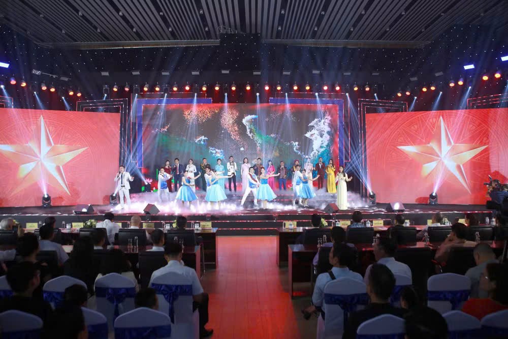 Chung kết cuộc thi Tiếng hát Người làm báo mở rộng năm 2026: Lan tỏa, gắn kết, hợp tác bền vững giữa báo chí Việt Nam và khu vực Chung kết cuộc thi Tiếng hát Người làm báo mở rộng năm 2026: Lan tỏa, gắn kết, hợp tác bền vững giữa báo chí Việt Nam và khu vực